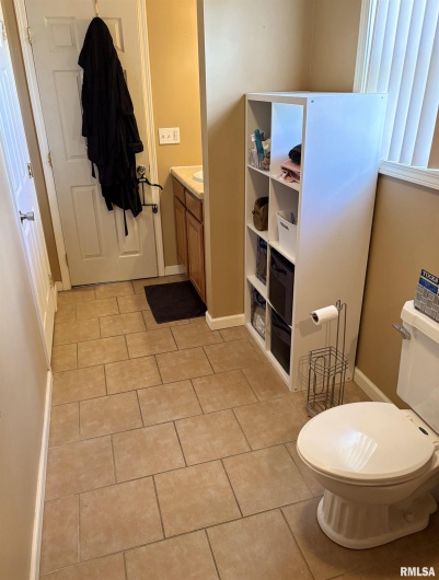 5626 Silver Fox Drive, Carterville, Illinois 62918, 3 Bedrooms Bedrooms, 0 ,2 BathroomsBathrooms,Residential,For Sale,Silver Fox,0,RMAQC4267195