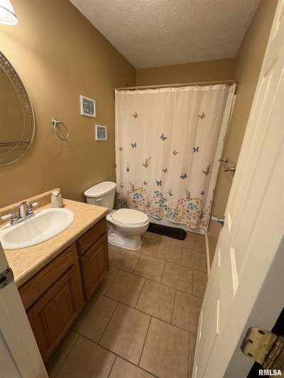 5626 Silver Fox Drive, Carterville, Illinois 62918, 3 Bedrooms Bedrooms, 0 ,2 BathroomsBathrooms,Residential,For Sale,Silver Fox,0,RMAQC4267195