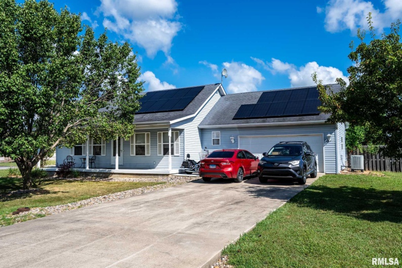 5626 Silver Fox Drive, Carterville, Illinois 62918, 3 Bedrooms Bedrooms, 0 ,2 BathroomsBathrooms,Residential,For Sale,Silver Fox,0,RMAQC4267195