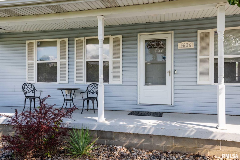 5626 Silver Fox Drive, Carterville, Illinois 62918, 3 Bedrooms Bedrooms, 0 ,2 BathroomsBathrooms,Residential,For Sale,Silver Fox,0,RMAQC4267195