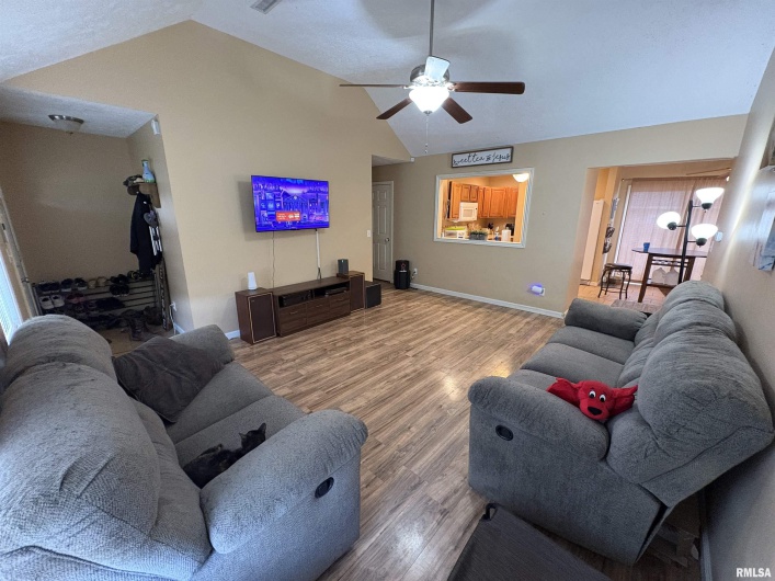 5626 Silver Fox Drive, Carterville, Illinois 62918, 3 Bedrooms Bedrooms, 0 ,2 BathroomsBathrooms,Residential,For Sale,Silver Fox,0,RMAQC4267195