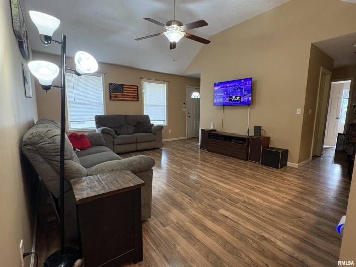 5626 Silver Fox Drive, Carterville, Illinois 62918, 3 Bedrooms Bedrooms, 0 ,2 BathroomsBathrooms,Residential,For Sale,Silver Fox,0,RMAQC4267195