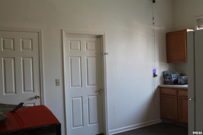 307 COLLEGE Street, Carbondale, Illinois 62901, 0 , 0 ,0,Residential Income,For Sale,COLLEGE,0,RMAEB460503