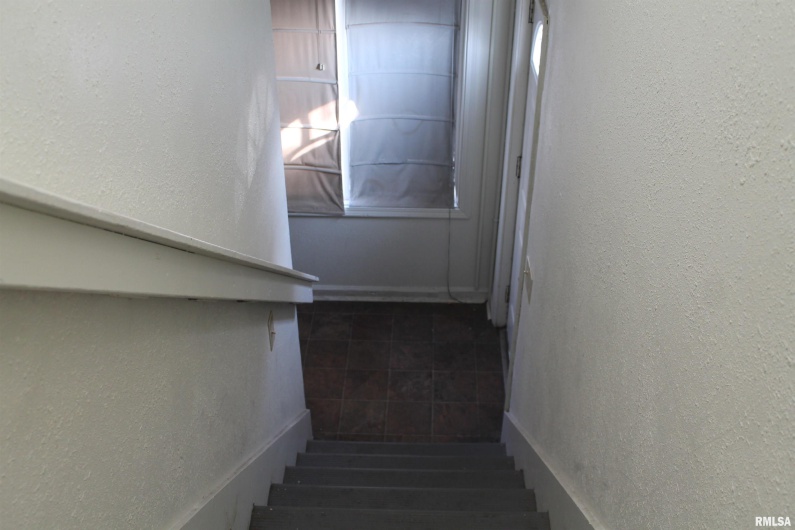 307 COLLEGE Street, Carbondale, Illinois 62901, 0 , 0 ,0,Residential Income,For Sale,COLLEGE,0,RMAEB460503