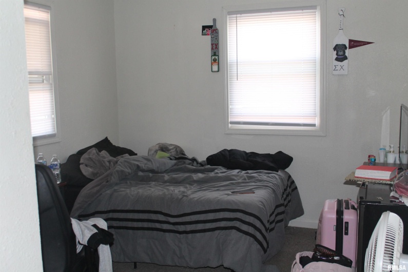 307 COLLEGE Street, Carbondale, Illinois 62901, 0 , 0 ,0,Residential Income,For Sale,COLLEGE,0,RMAEB460503