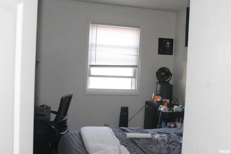 307 COLLEGE Street, Carbondale, Illinois 62901, 0 , 0 ,0,Residential Income,For Sale,COLLEGE,0,RMAEB460503