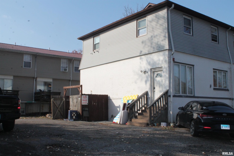 307 COLLEGE Street, Carbondale, Illinois 62901, 0 , 0 ,0,Residential Income,For Sale,COLLEGE,0,RMAEB460503