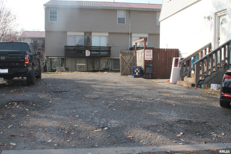 307 COLLEGE Street, Carbondale, Illinois 62901, 0 , 0 ,0,Residential Income,For Sale,COLLEGE,0,RMAEB460503