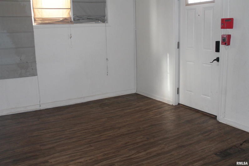 307 COLLEGE Street, Carbondale, Illinois 62901, 0 , 0 ,0,Residential Income,For Sale,COLLEGE,0,RMAEB460503