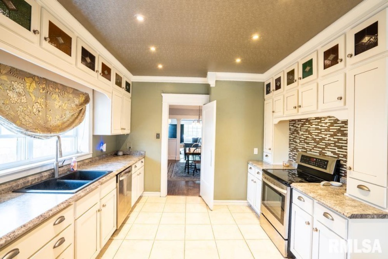 621 14TH Street, Herrin, Illinois 62948, 4 Bedrooms Bedrooms, 0 ,1 BathroomBathrooms,Residential,For Sale,14TH,0,RMAQC4267146