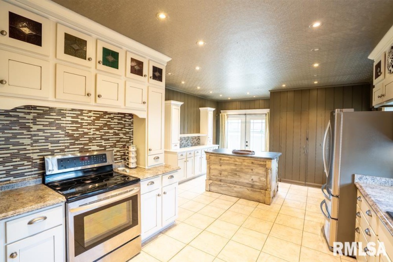 621 14TH Street, Herrin, Illinois 62948, 4 Bedrooms Bedrooms, 0 ,1 BathroomBathrooms,Residential,For Sale,14TH,0,RMAQC4267146