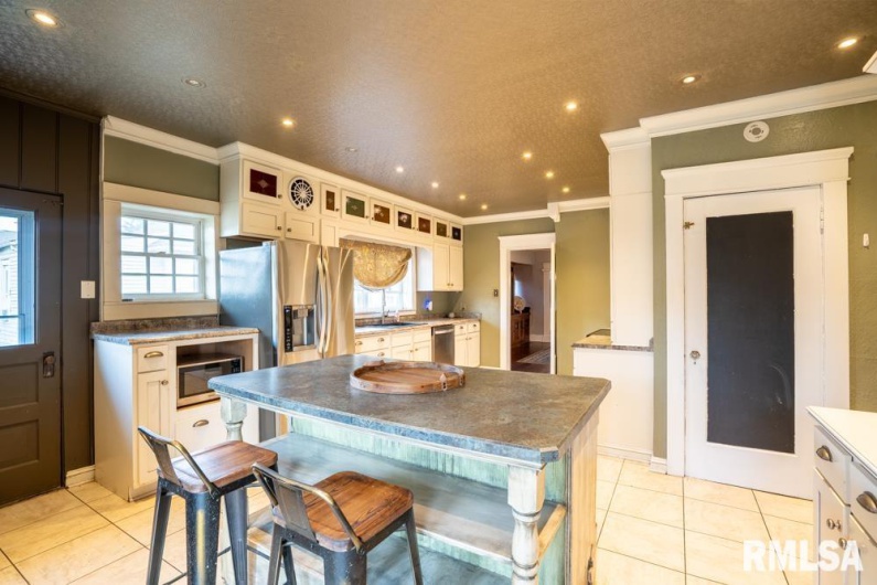 621 14TH Street, Herrin, Illinois 62948, 4 Bedrooms Bedrooms, 0 ,1 BathroomBathrooms,Residential,For Sale,14TH,0,RMAQC4267146