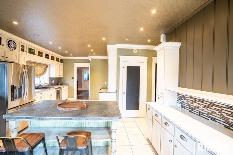 621 14TH Street, Herrin, Illinois 62948, 4 Bedrooms Bedrooms, 0 ,1 BathroomBathrooms,Residential,For Sale,14TH,0,RMAQC4267146