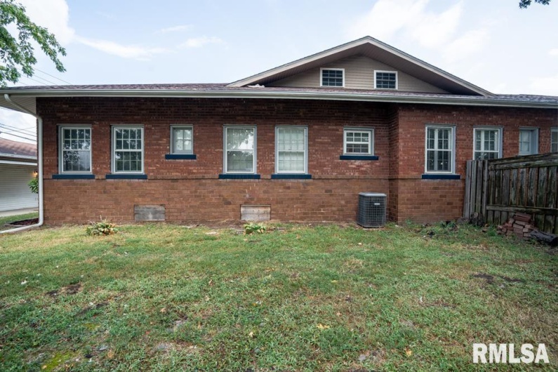 621 14TH Street, Herrin, Illinois 62948, 4 Bedrooms Bedrooms, 0 ,1 BathroomBathrooms,Residential,For Sale,14TH,0,RMAQC4267146