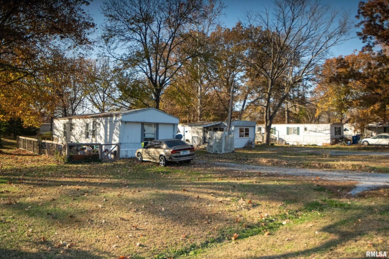 101 POPLAR Street, DeSoto, Illinois 62924, 0 , 0 ,0,Residential Income,For Sale,POPLAR,0,RMAEB460506