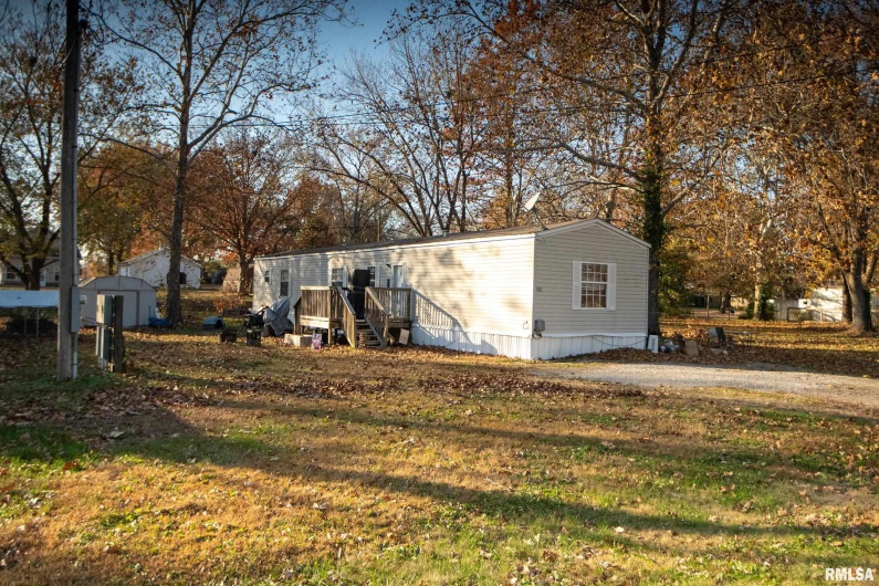 101 POPLAR Street, DeSoto, Illinois 62924, 0 , 0 ,0,Residential Income,For Sale,POPLAR,0,RMAEB460506