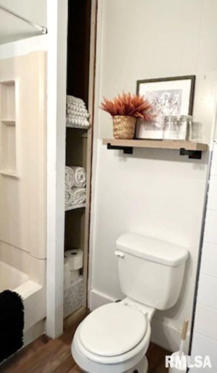 2571 ILLINOIS Avenue, Carbondale, Illinois 62901, 2 Bedrooms Bedrooms, 0 ,1 BathroomBathrooms,Residential,For Sale,ILLINOIS,0,RMAEB460508