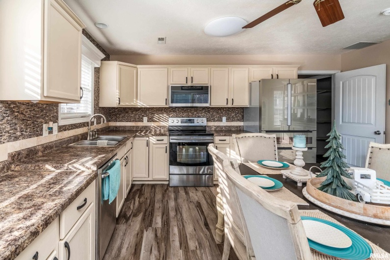 15951 Forcade Lane, Marion, Illinois 62959, 3 Bedrooms Bedrooms, 0 ,2 BathroomsBathrooms,Residential,For Sale,Forcade,0,RMAEB460516