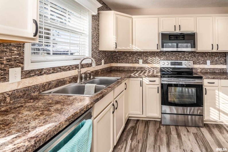 15951 Forcade Lane, Marion, Illinois 62959, 3 Bedrooms Bedrooms, 0 ,2 BathroomsBathrooms,Residential,For Sale,Forcade,0,RMAEB460516