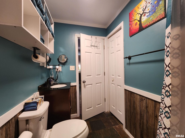 201 LINDSEY Avenue, Metropolis, Illinois 62960, 2 Bedrooms Bedrooms, 0 ,1 BathroomBathrooms,Residential,For Sale,LINDSEY,0,RMAEB460511