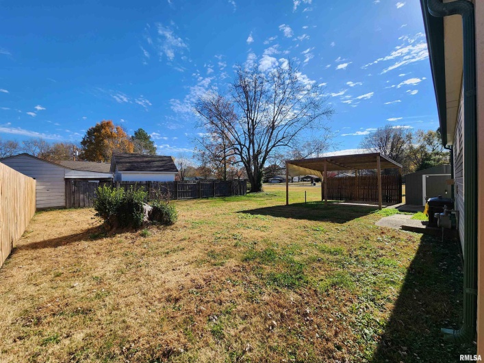 201 LINDSEY Avenue, Metropolis, Illinois 62960, 2 Bedrooms Bedrooms, 0 ,1 BathroomBathrooms,Residential,For Sale,LINDSEY,0,RMAEB460511