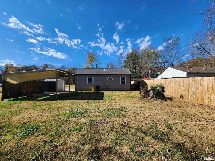 201 LINDSEY Avenue, Metropolis, Illinois 62960, 2 Bedrooms Bedrooms, 0 ,1 BathroomBathrooms,Residential,For Sale,LINDSEY,0,RMAEB460511