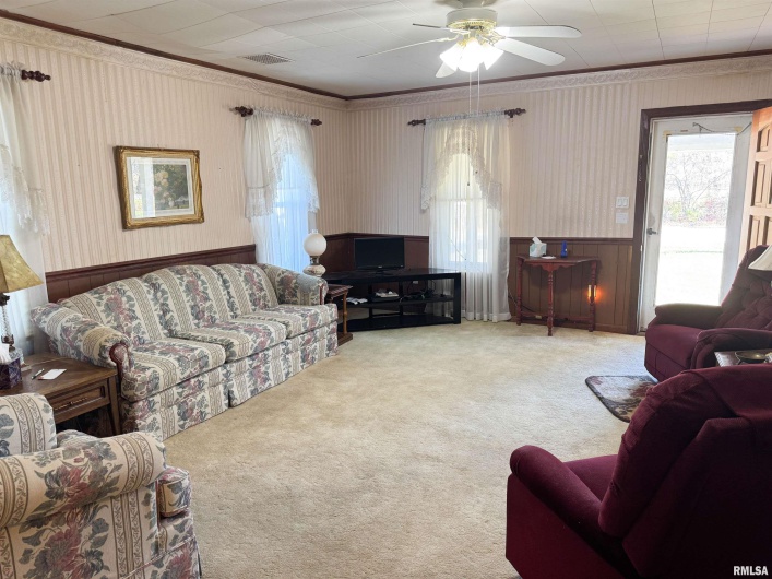 1325 BEECH Grove, Wolf Lake, Illinois 62998, 5 Bedrooms Bedrooms, 0 ,1 BathroomBathrooms,Residential,For Sale,BEECH,0,RMAEB460512