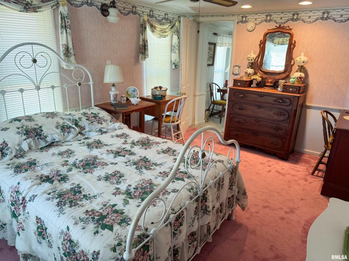 1325 BEECH Grove, Wolf Lake, Illinois 62998, 5 Bedrooms Bedrooms, 0 ,1 BathroomBathrooms,Residential,For Sale,BEECH,0,RMAEB460512