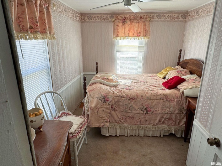 1325 BEECH Grove, Wolf Lake, Illinois 62998, 5 Bedrooms Bedrooms, 0 ,1 BathroomBathrooms,Residential,For Sale,BEECH,0,RMAEB460512