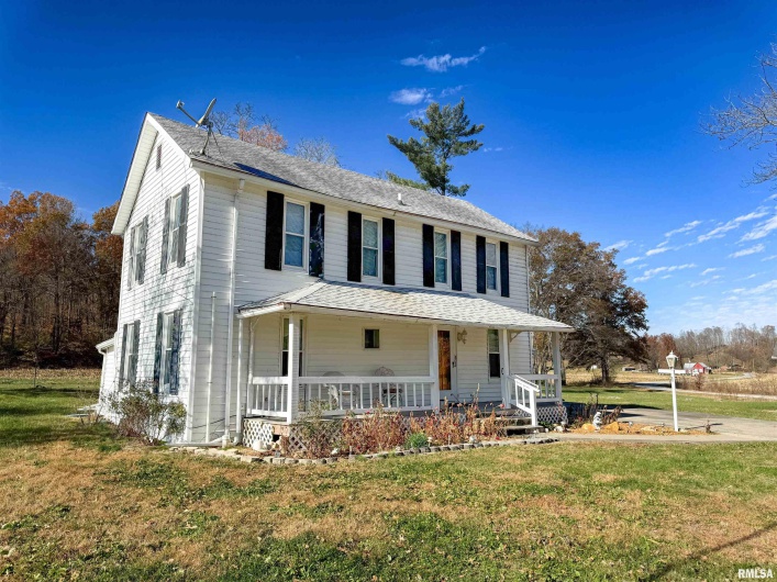 1325 BEECH Grove, Wolf Lake, Illinois 62998, 5 Bedrooms Bedrooms, 0 ,1 BathroomBathrooms,Residential,For Sale,BEECH,0,RMAEB460512