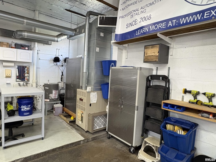 2040 WALNUT Street, Murphysboro, Illinois 62966, 0 , 0 ,0,Commercial Sale,For Sale,WALNUT,0,RMAEB460527