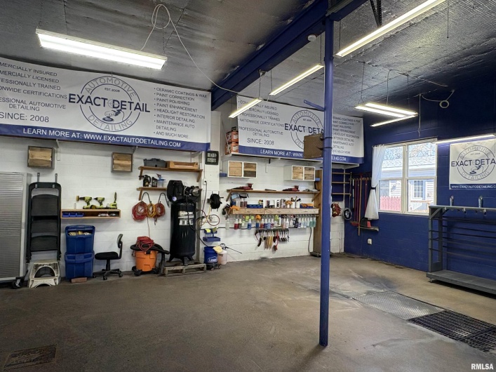 2040 WALNUT Street, Murphysboro, Illinois 62966, 0 , 0 ,0,Commercial Sale,For Sale,WALNUT,0,RMAEB460527