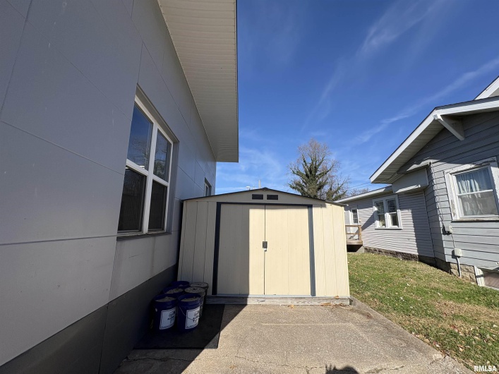 2040 WALNUT Street, Murphysboro, Illinois 62966, 0 , 0 ,0,Commercial Sale,For Sale,WALNUT,0,RMAEB460527