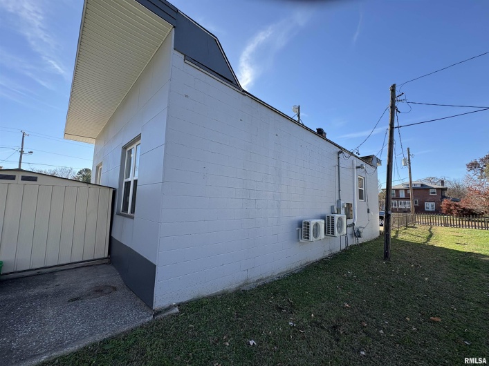 2040 WALNUT Street, Murphysboro, Illinois 62966, 0 , 0 ,0,Commercial Sale,For Sale,WALNUT,0,RMAEB460527