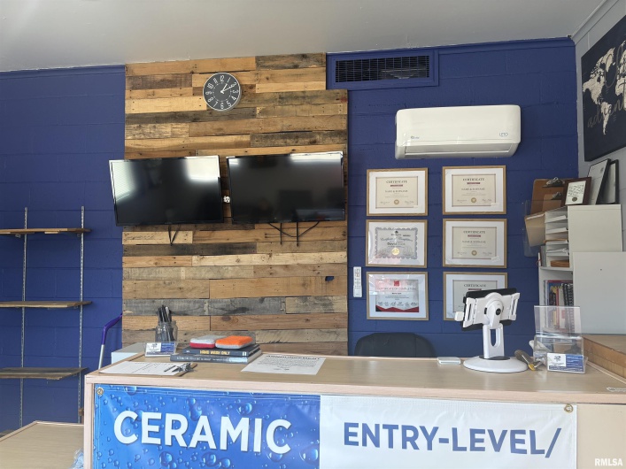 2040 WALNUT Street, Murphysboro, Illinois 62966, 0 , 0 ,0,Commercial Sale,For Sale,WALNUT,0,RMAEB460527