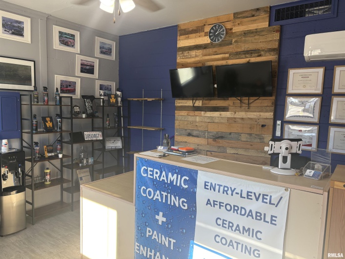 2040 WALNUT Street, Murphysboro, Illinois 62966, 0 , 0 ,0,Commercial Sale,For Sale,WALNUT,0,RMAEB460527