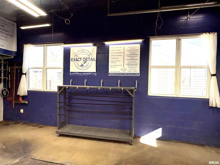 2040 WALNUT Street, Murphysboro, Illinois 62966, 0 , 0 ,0,Commercial Sale,For Sale,WALNUT,0,RMAEB460527