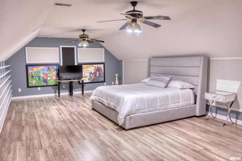 6381 Tyner Lane, Marion, Illinois 62901, 4 Bedrooms Bedrooms, 0 ,2 BathroomsBathrooms,Residential,For Sale,Tyner,0,RMAQC4269511