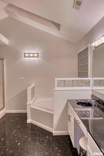 6381 Tyner Lane, Marion, Illinois 62901, 4 Bedrooms Bedrooms, 0 ,2 BathroomsBathrooms,Residential,For Sale,Tyner,0,RMAQC4269511