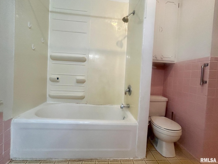 1004 MILL Street, Carbondale, Illinois 62901, 0 , 0 ,0,Residential Income,For Sale,MILL,0,RMAEB460534