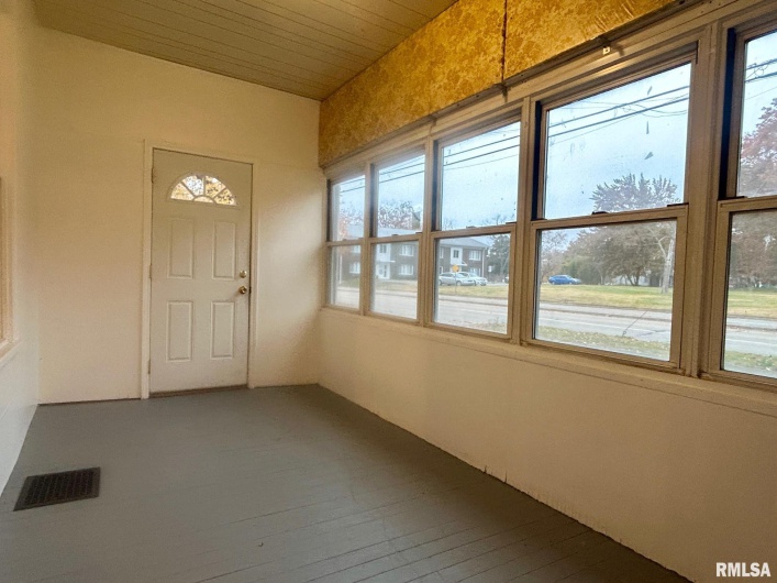 1004 MILL Street, Carbondale, Illinois 62901, 0 , 0 ,0,Residential Income,For Sale,MILL,0,RMAEB460534