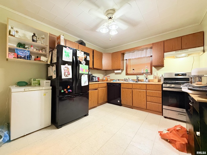 504 SOUTH Street, Harrisburg, Illinois 62946, 2 Bedrooms Bedrooms, 0 ,1 BathroomBathrooms,Residential,For Sale,SOUTH,0,RMAEB460538