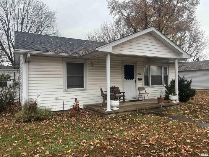 1006 GARFIELD Street, Marion, Illinois 62959, 2 Bedrooms Bedrooms, 0 ,2 BathroomsBathrooms,Residential,For Sale,GARFIELD,0,RMAEB460539
