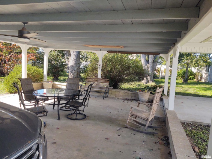 901 LOCUST Street, Vienna, Illinois 62995, 3 Bedrooms Bedrooms, 0 ,1 BathroomBathrooms,Residential,For Sale,LOCUST,0,RMAEB460207