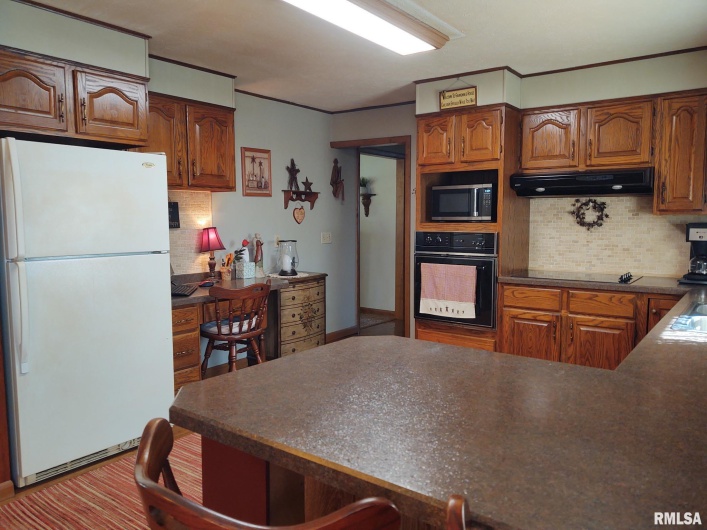 901 LOCUST Street, Vienna, Illinois 62995, 3 Bedrooms Bedrooms, 0 ,1 BathroomBathrooms,Residential,For Sale,LOCUST,0,RMAEB460207