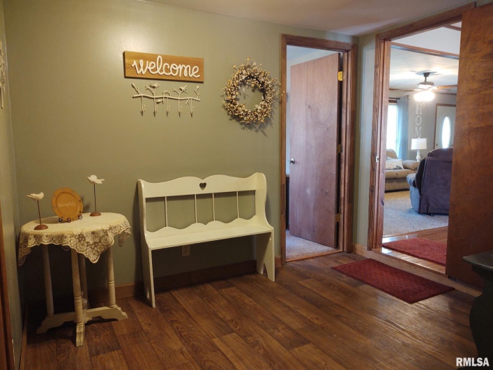 901 LOCUST Street, Vienna, Illinois 62995, 3 Bedrooms Bedrooms, 0 ,1 BathroomBathrooms,Residential,For Sale,LOCUST,0,RMAEB460207