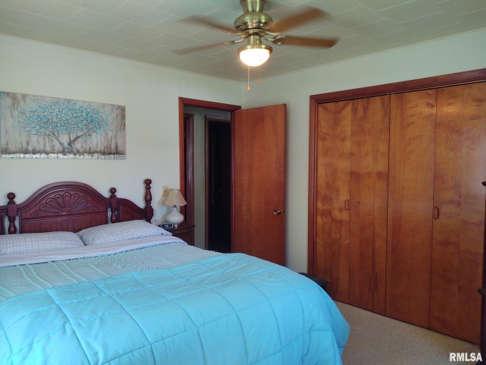 901 LOCUST Street, Vienna, Illinois 62995, 3 Bedrooms Bedrooms, 0 ,1 BathroomBathrooms,Residential,For Sale,LOCUST,0,RMAEB460207