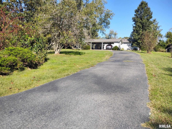 901 LOCUST Street, Vienna, Illinois 62995, 3 Bedrooms Bedrooms, 0 ,1 BathroomBathrooms,Residential,For Sale,LOCUST,0,RMAEB460207