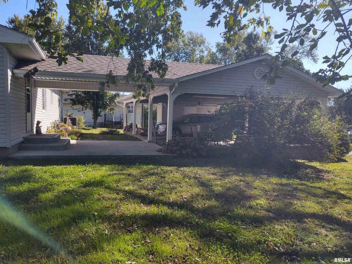 901 LOCUST Street, Vienna, Illinois 62995, 3 Bedrooms Bedrooms, 0 ,1 BathroomBathrooms,Residential,For Sale,LOCUST,0,RMAEB460207