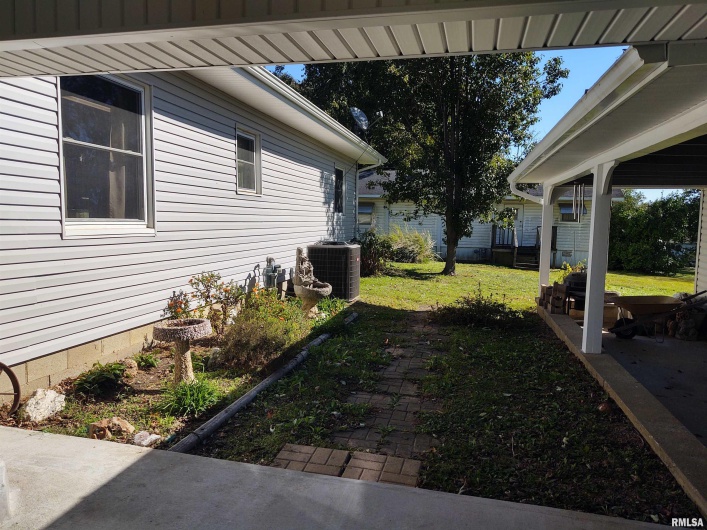 901 LOCUST Street, Vienna, Illinois 62995, 3 Bedrooms Bedrooms, 0 ,1 BathroomBathrooms,Residential,For Sale,LOCUST,0,RMAEB460207